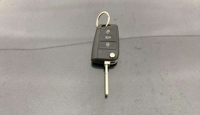 2021 Volkswagen TAIGUN GT 1.5 TSI MT, Petrol, Manual, 17,075 km, Key Close Up