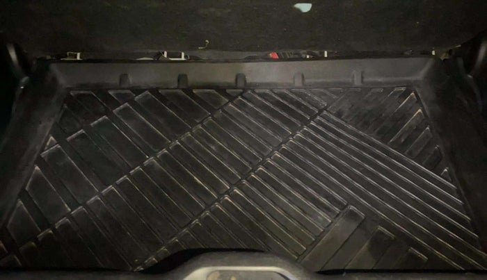 2021 Maruti Swift LXI, Petrol, Manual, 50,519 km, Boot Inside