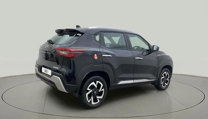 2024 Nissan MAGNITE XV AMT, Petrol, Automatic, 10,596 km, Right Back Diagonal