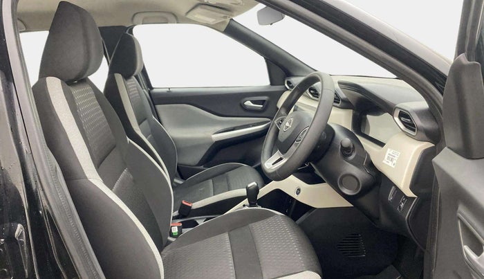 2024 Nissan MAGNITE XV AMT, Petrol, Automatic, 10,596 km, Right Side Front Door Cabin