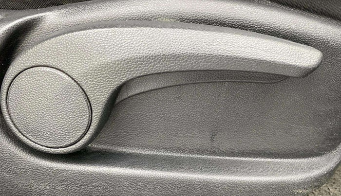 2016 Hyundai Creta SX PLUS AT 1.6 PETROL, Petrol, Automatic, 92,480 km, Driver Side Adjustment Panel