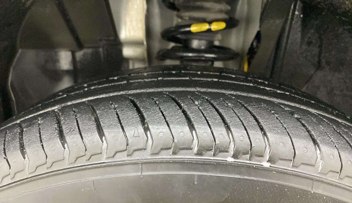 2022 Nissan MAGNITE XE, Petrol, Manual, 17,731 km, Left Front Tyre Tread