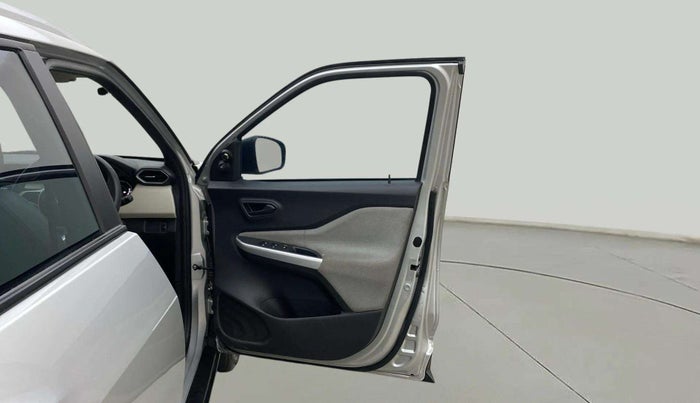 2022 Nissan MAGNITE XE, Petrol, Manual, 17,731 km, RHS Front Door