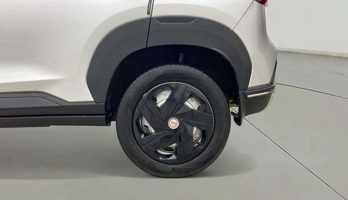 2022 Nissan MAGNITE XE, Petrol, Manual, 17,731 km, Left Rear Wheel