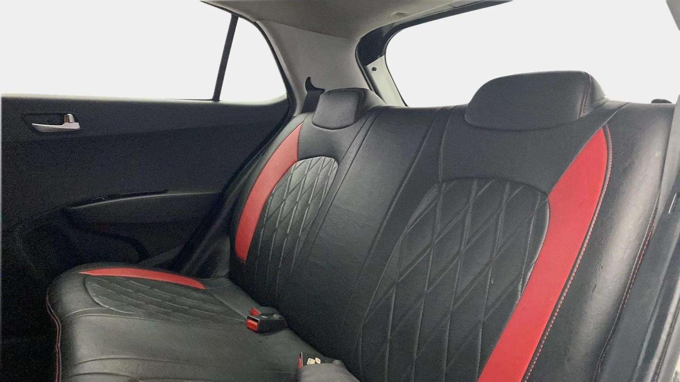 2018 Hyundai Grand i10 SPORTZ 1.2 KAPPA VTVT DUAL TONE, Petrol, Manual, 27,178 km, Right Side Rear Door Cabin
