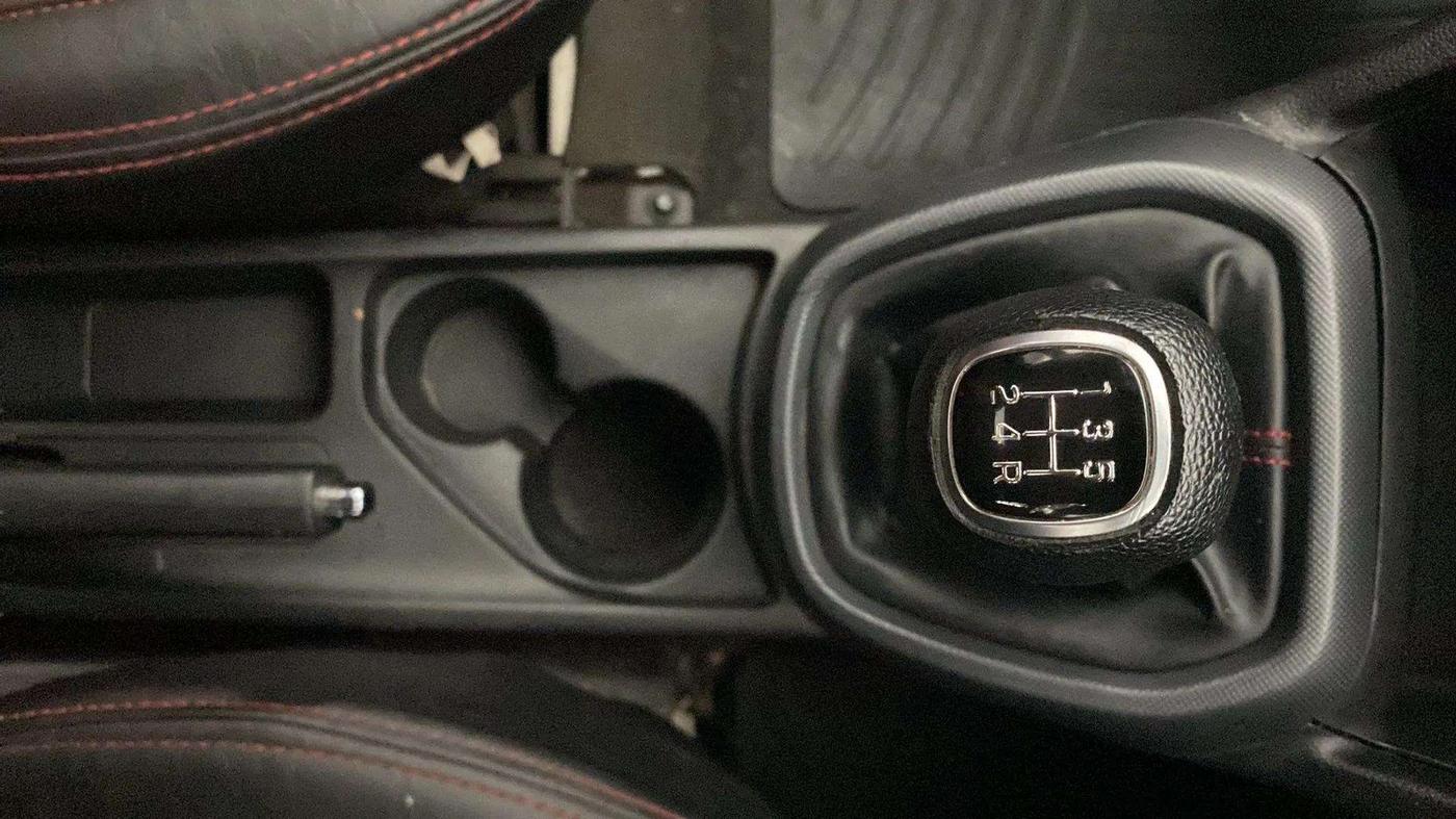 2018 Hyundai Grand i10 SPORTZ 1.2 KAPPA VTVT DUAL TONE, Petrol, Manual, 27,178 km, Gear Lever