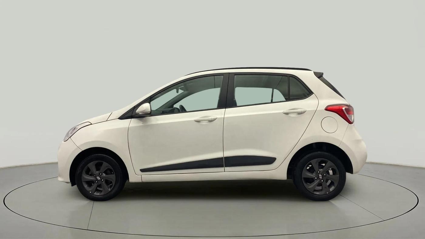 2018 Hyundai Grand i10 SPORTZ 1.2 KAPPA VTVT DUAL TONE, Petrol, Manual, 27,178 km, Left Side