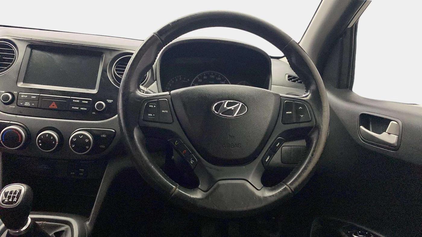 2018 Hyundai Grand i10 SPORTZ 1.2 KAPPA VTVT DUAL TONE, Petrol, Manual, 27,178 km, Steering Wheel Close Up
