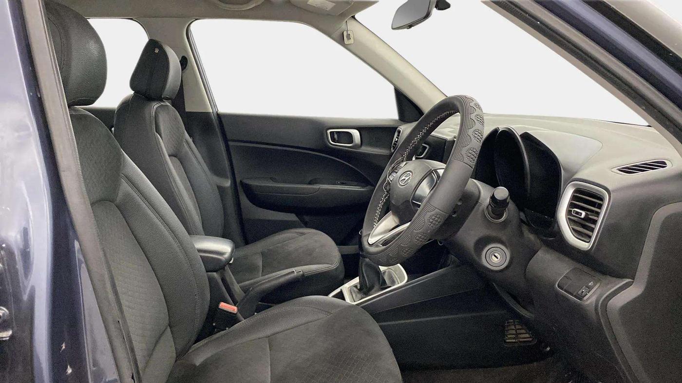 2019 Hyundai VENUE S 1.2, Petrol, Manual, 60,472 km, Right Side Front Door Cabin
