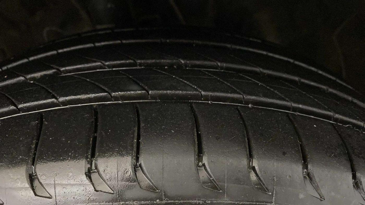 2019 Hyundai VENUE S 1.2, Petrol, Manual, 60,472 km, Right Front Tyre Tread