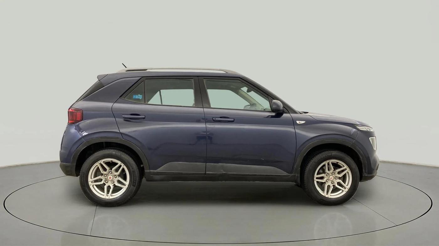 2019 Hyundai VENUE S 1.2, Petrol, Manual, 60,472 km, Right Side View
