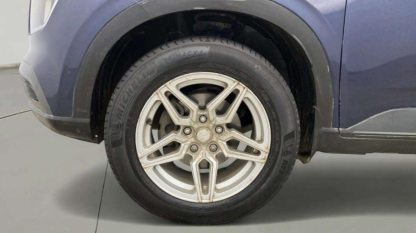 2019 Hyundai VENUE S 1.2, Petrol, Manual, 60,472 km, Left Front Wheel