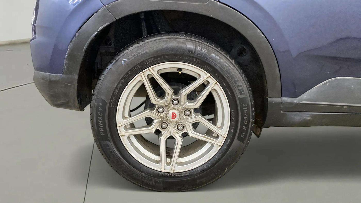 2019 Hyundai VENUE S 1.2, Petrol, Manual, 60,472 km, Right Rear Wheel