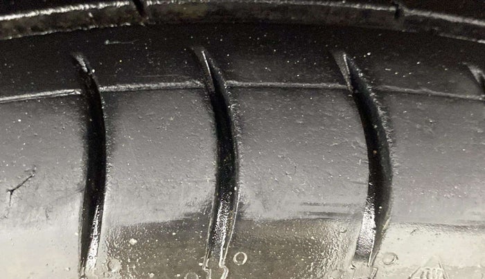2016 Maruti Celerio ZXI, Petrol, Manual, 56,175 km, Right Front Tyre Tread