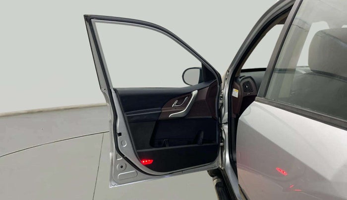 2014 Mahindra XUV500 W8, Diesel, Manual, 41,233 km, LHS Front Door