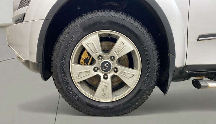2014 Mahindra XUV500 W8, Diesel, Manual, 41,233 km, Left Front Wheel