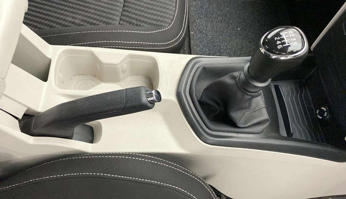 2023 Mahindra XUV300 W4 1.2 PETROL, Petrol, Manual, 11,491 km, Gear Lever
