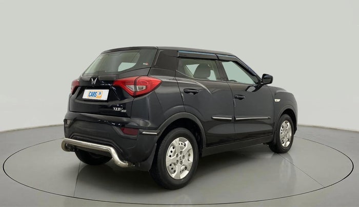 2023 Mahindra XUV300 W4 1.2 PETROL, Petrol, Manual, 11,491 km, Right Back Diagonal