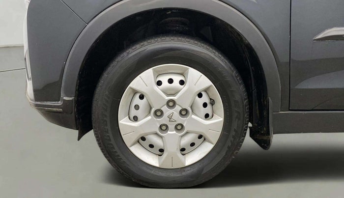 2023 Mahindra XUV300 W4 1.2 PETROL, Petrol, Manual, 11,491 km, Left Front Wheel