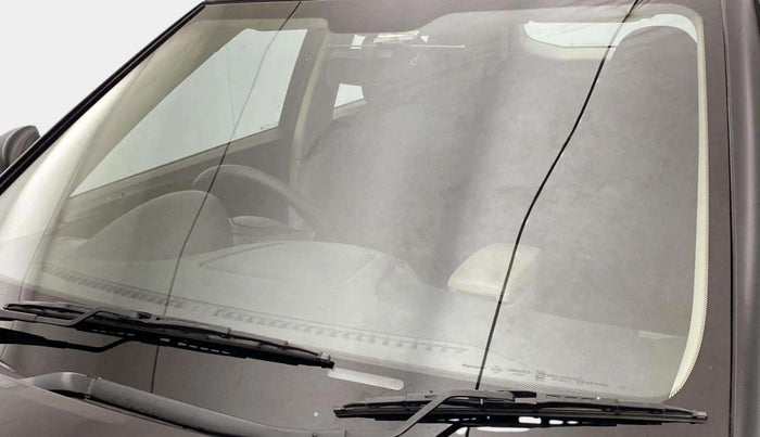 2023 Mahindra XUV300 W4 1.2 PETROL, Petrol, Manual, 11,491 km, Front windshield - Minor spot on windshield