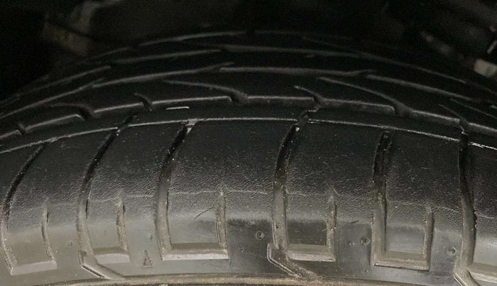 2023 Mahindra XUV300 W4 1.2 PETROL, Petrol, Manual, 11,491 km, Left Front Tyre Tread