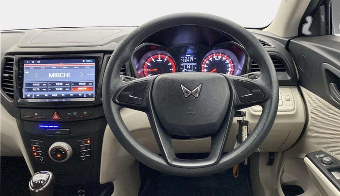 2023 Mahindra XUV300 W4 1.2 PETROL, Petrol, Manual, 11,491 km, Steering Wheel Close Up