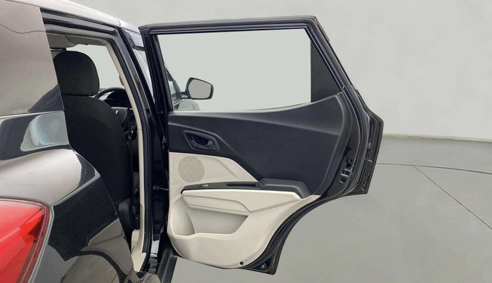 2023 Mahindra XUV300 W4 1.2 PETROL, Petrol, Manual, 11,491 km, RHS Rear Door