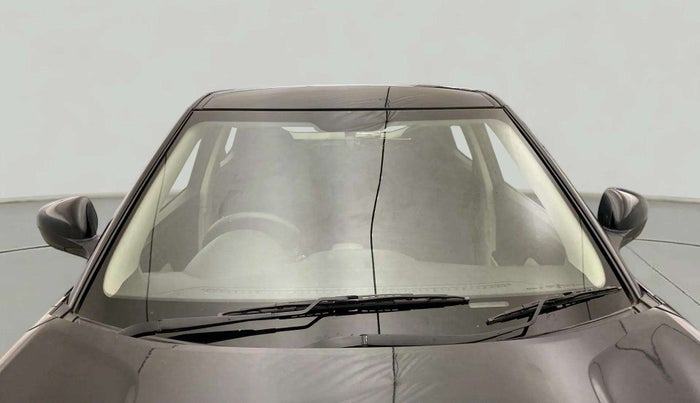 2023 Mahindra XUV300 W4 1.2 PETROL, Petrol, Manual, 11,491 km, Front Windshield
