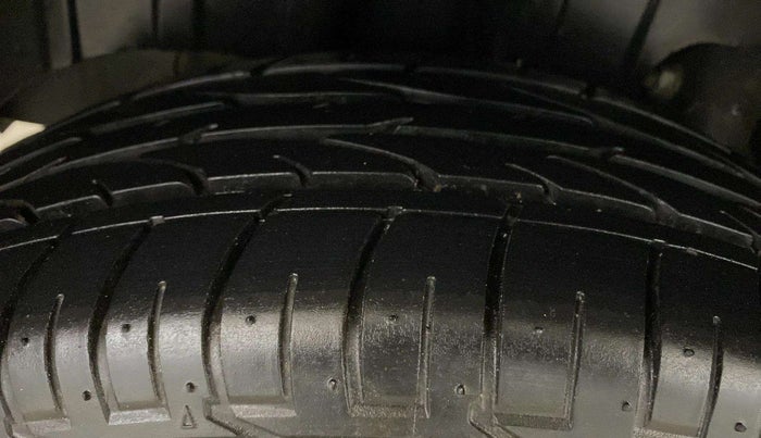 2023 Mahindra XUV300 W4 1.2 PETROL, Petrol, Manual, 11,491 km, Right Front Tyre Tread