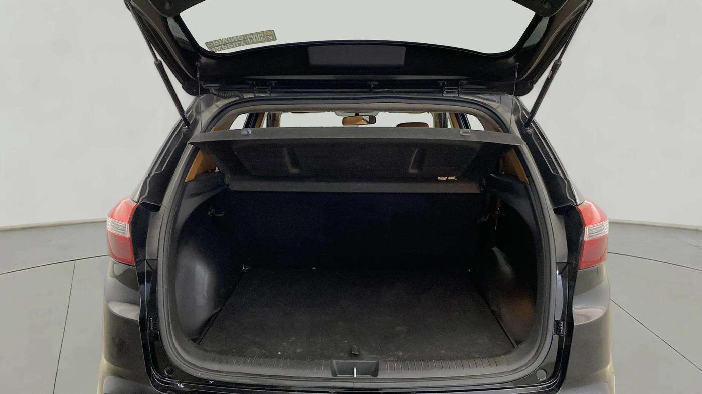 2015 Hyundai Creta SX PLUS 1.6 PETROL, Petrol, Manual, 60,319 km, Boot Inside