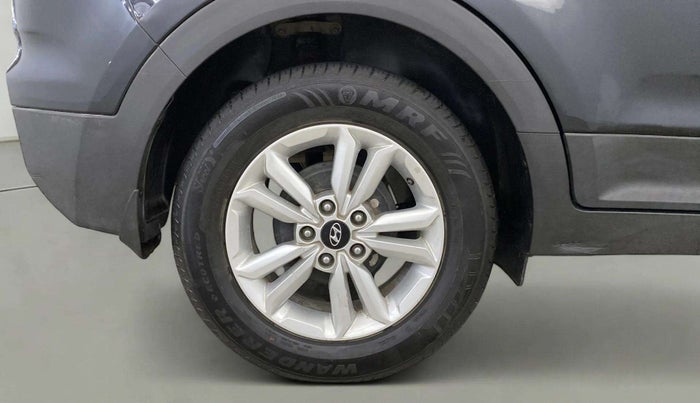 2015 Hyundai Creta SX PLUS 1.6 PETROL, Petrol, Manual, 60,319 km, Right Rear Wheel