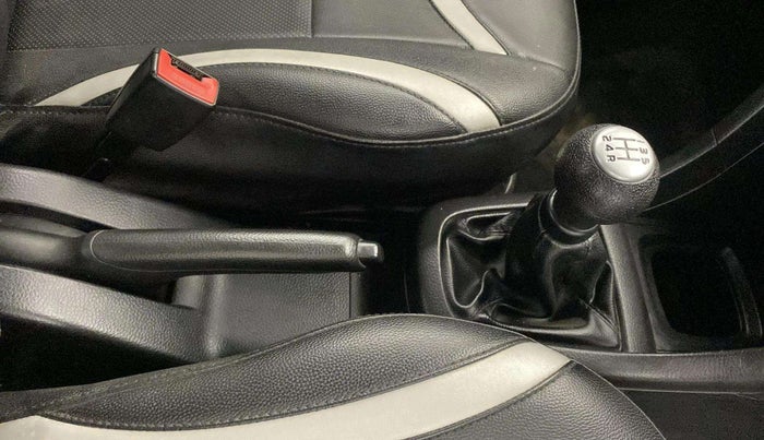 2015 Maruti Swift LXI (O), Petrol, Manual, 47,508 km, Gear Lever
