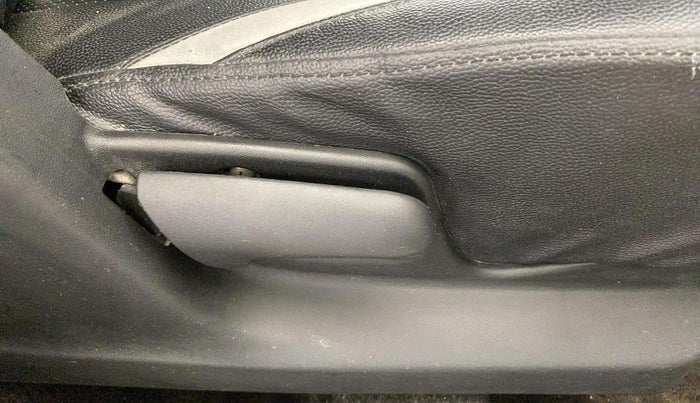 2015 Maruti Swift LXI (O), Petrol, Manual, 47,508 km, Driver Side Adjustment Panel