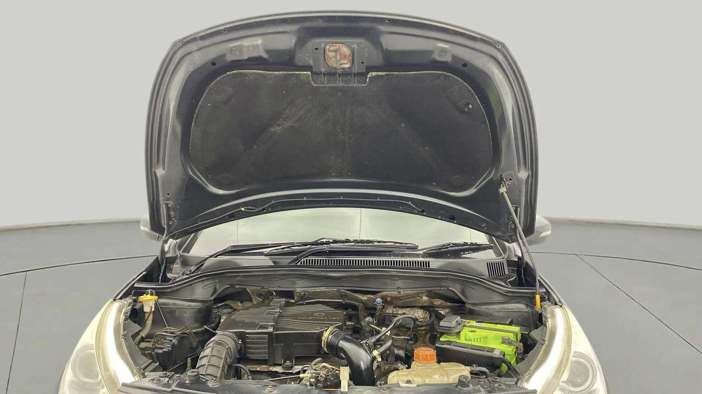2017 Tata Zest XT PETROL, Petrol, Manual, 85,761 km, Open Bonet