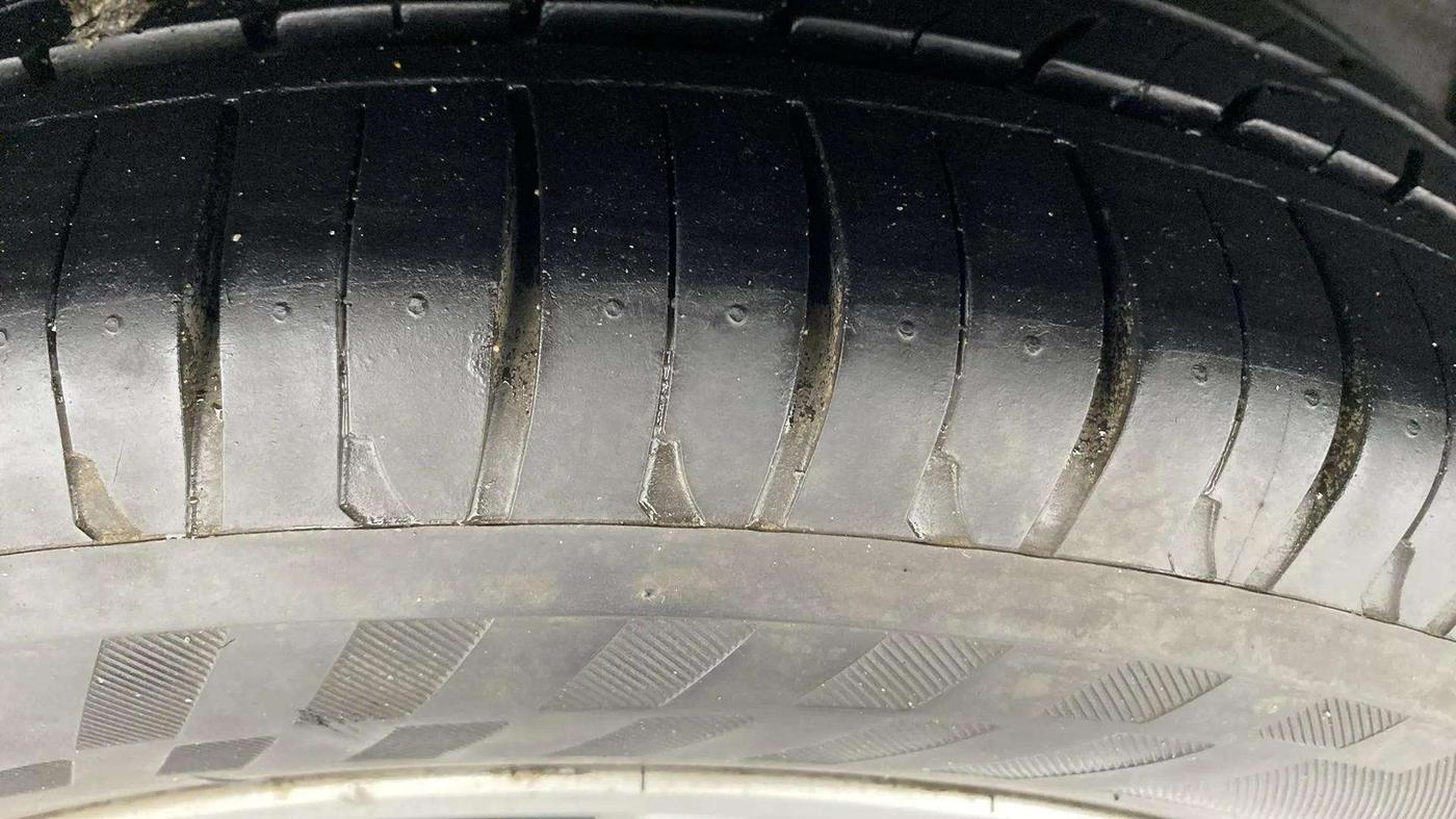 2017 Tata Zest XT PETROL, Petrol, Manual, 85,761 km, Right Rear Tyre Tread