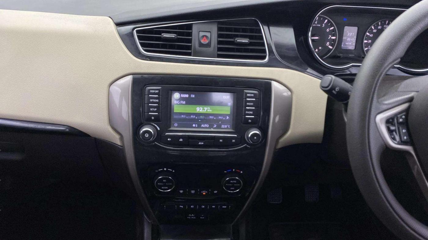 2017 Tata Zest XT PETROL, Petrol, Manual, 85,761 km, Air Conditioner