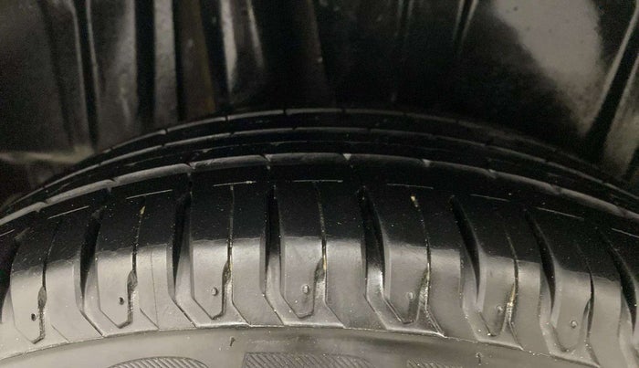 2024 Maruti Ertiga ZXI+ AT SHVS, Petrol, Automatic, 14,517 km, Right Rear Tyre Tread