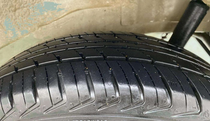 2013 Maruti Wagon R 1.0 VXI, Petrol, Manual, 42,482 km, Left Rear Tyre Tread