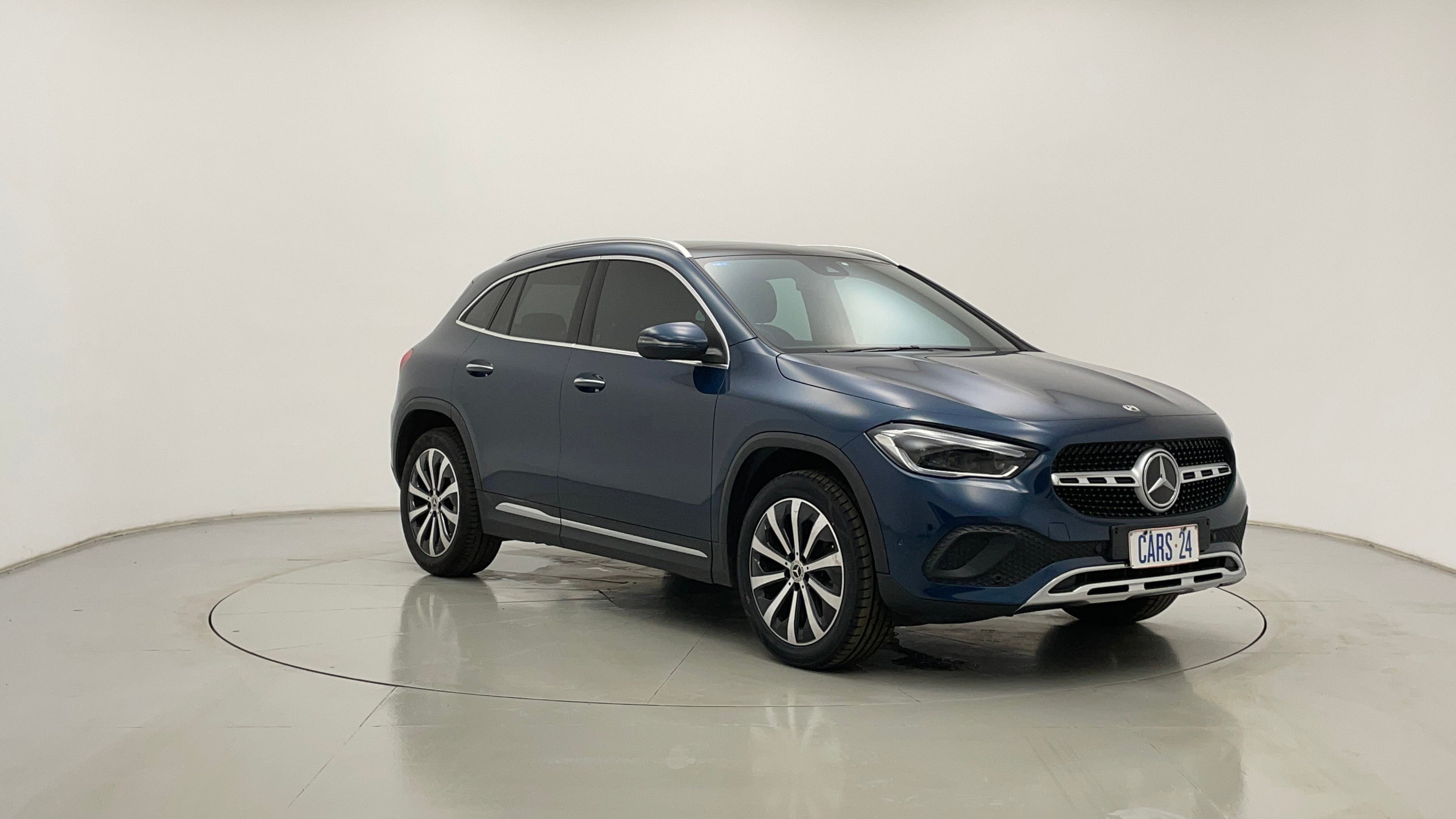 Mercedes-benz GLA image