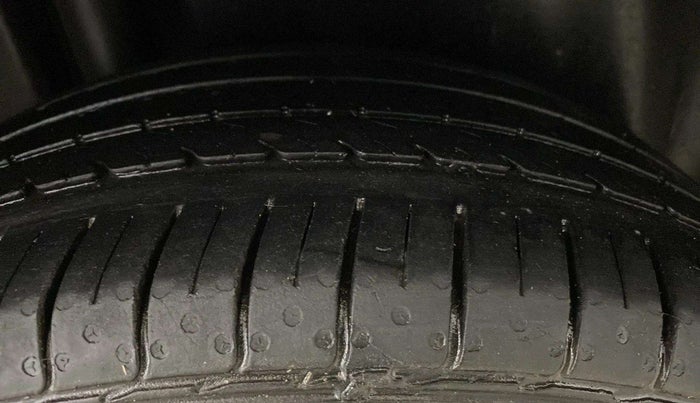 2022 Maruti Ciaz ALPHA 1.5 SHVS PETROL, Petrol, Manual, 32,266 km, Right Rear Tyre Tread
