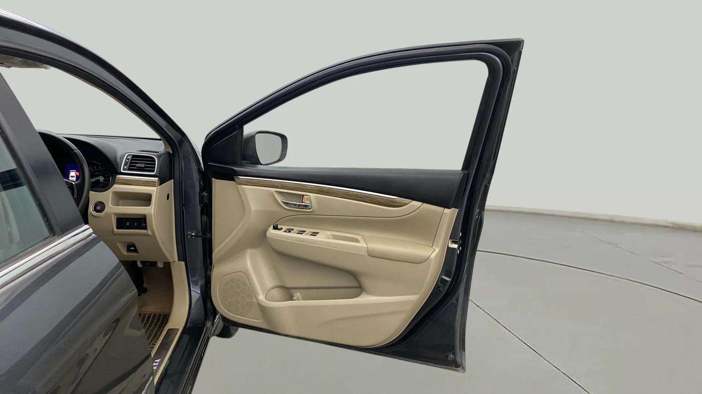 2022 Maruti Ciaz ALPHA 1.5 SHVS PETROL, Petrol, Manual, 32,384 km, RHS Front Door
