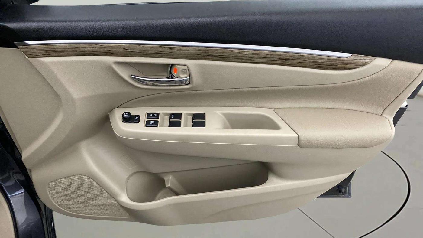 2022 Maruti Ciaz ALPHA 1.5 SHVS PETROL, Petrol, Manual, 32,384 km, Driver Side Door Panels Control
