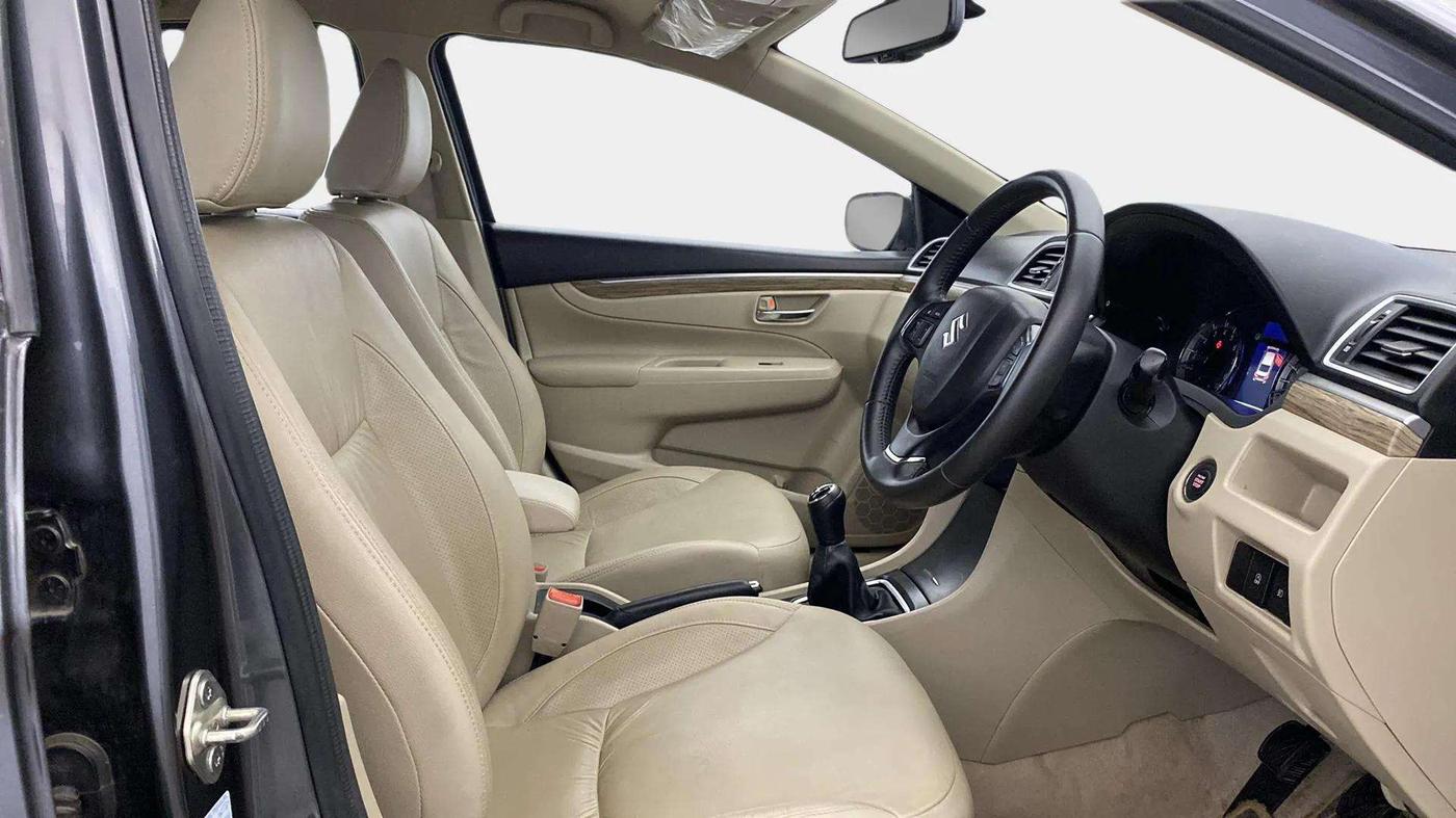 2022 Maruti Ciaz ALPHA 1.5 SHVS PETROL, Petrol, Manual, 32,384 km, Right Side Front Door Cabin