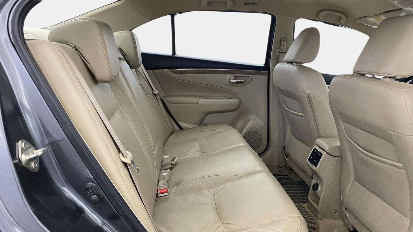 2022 Maruti Ciaz ALPHA 1.5 SHVS PETROL, Petrol, Manual, 32,384 km, Right Side Rear Door Cabin