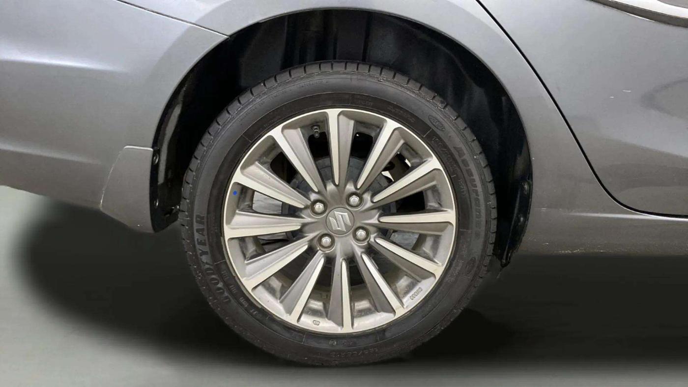 2022 Maruti Ciaz ALPHA 1.5 SHVS PETROL, Petrol, Manual, 32,384 km, Right Rear Wheel
