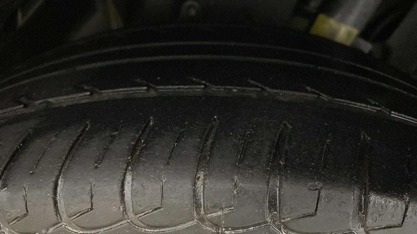 2014 Ford Ecosport TITANIUM 1.5L PETROL AT, Petrol, Automatic, 53,527 km, Left Front Tyre Tread