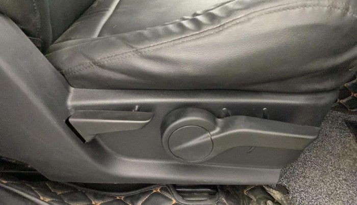 2021 Mahindra Thar LX PETROL HT 4WD AT, Petrol, Automatic, 26,742 km, Driver Side Adjustment Panel