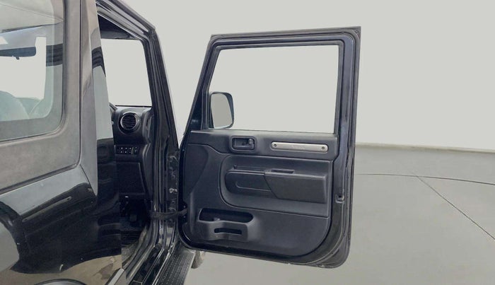 2021 Mahindra Thar LX PETROL HT 4WD AT, Petrol, Automatic, 26,742 km, RHS Front Door