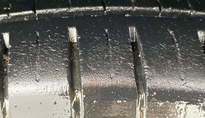 2022 Maruti Baleno ALPHA PETROL 1.2, Petrol, Manual, 17,829 km, Right Front Tyre Tread