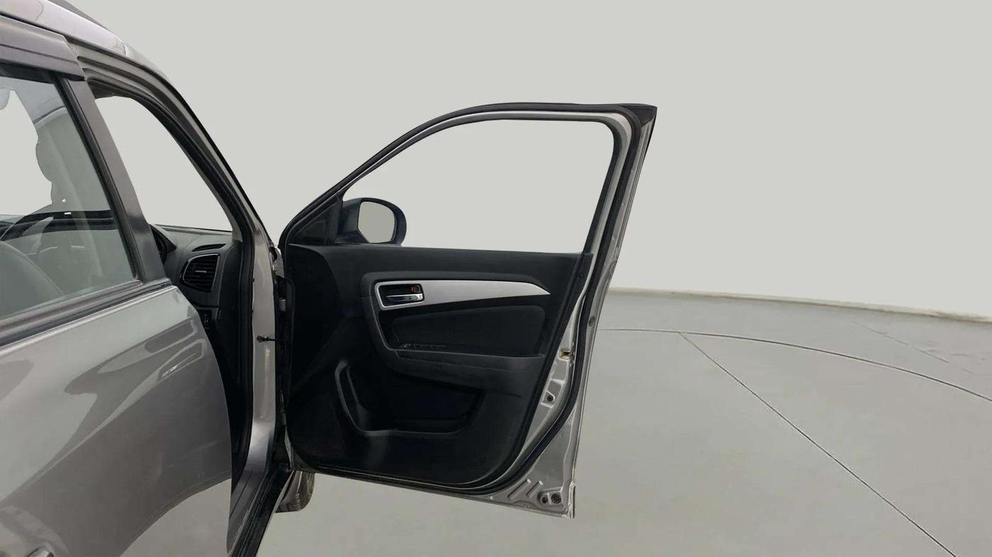 2020 Maruti Vitara Brezza ZXI PLUS, Petrol, Manual, 72,897 km, RHS Front Door